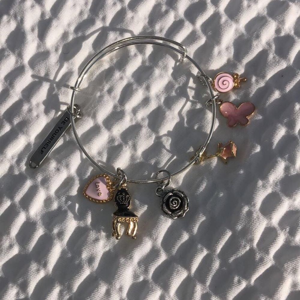 Hand designed charm bracelets - Picture 8 of 8